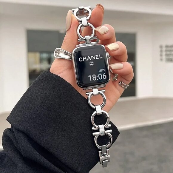 NEW Stylish Luxury Circle Metal Silver Band For Apple Watch - Picture 1 of 4